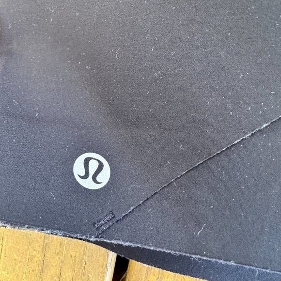 Lululemon Black Enlite Bra - Crisscross back - Picture 4 of 6